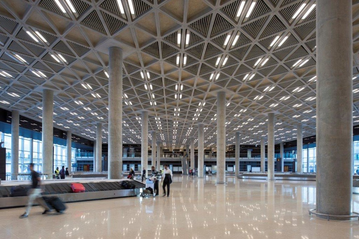 qua-tra-700-002 © Nigel Young Foster + Partners.jpg