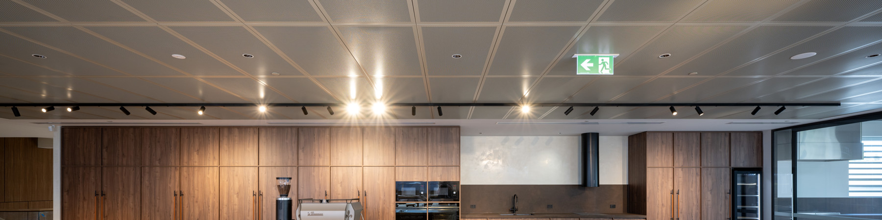 Qans Com SAS200 Lrg (11)