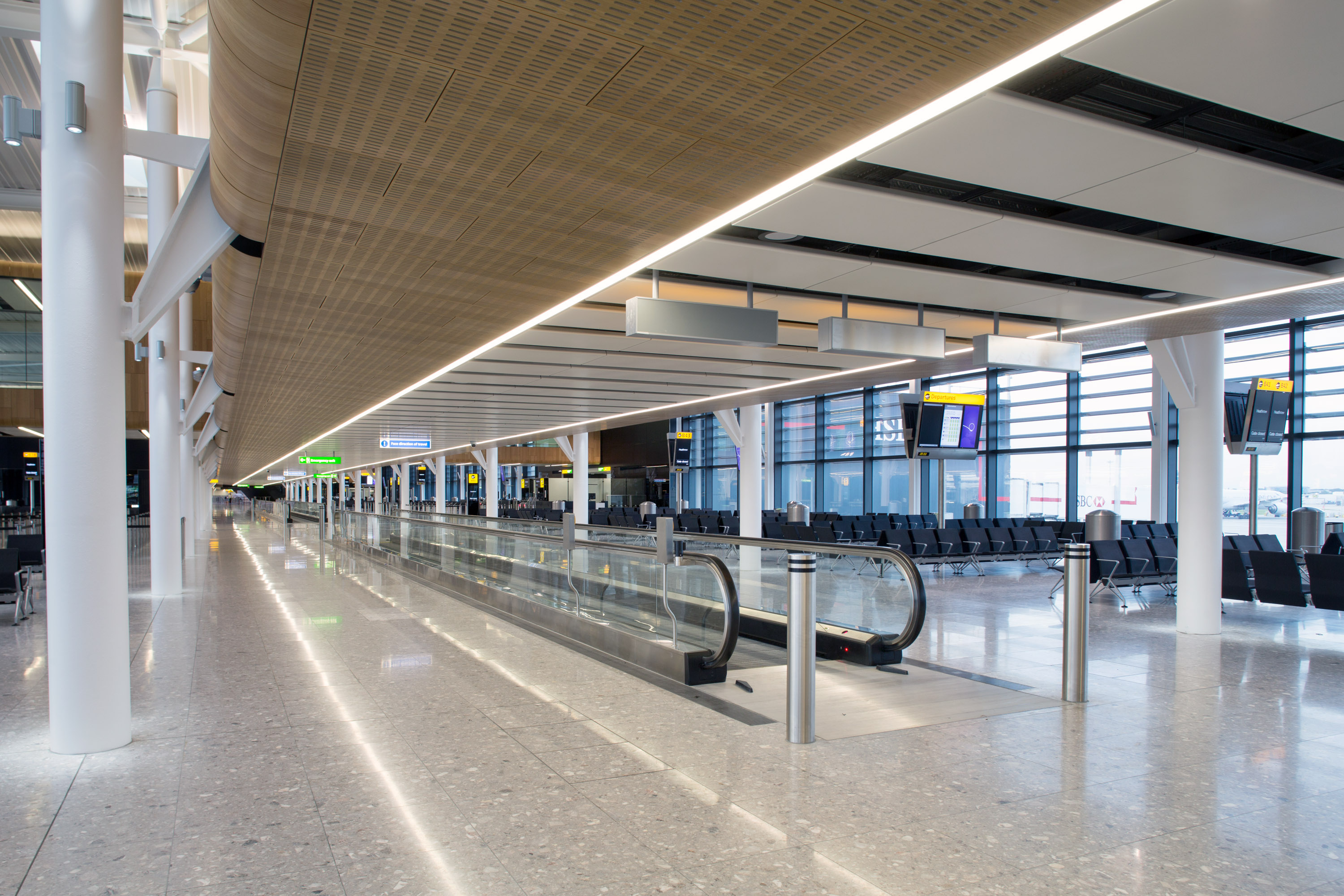 Heathrow T2 600 Tra Lrg (6)